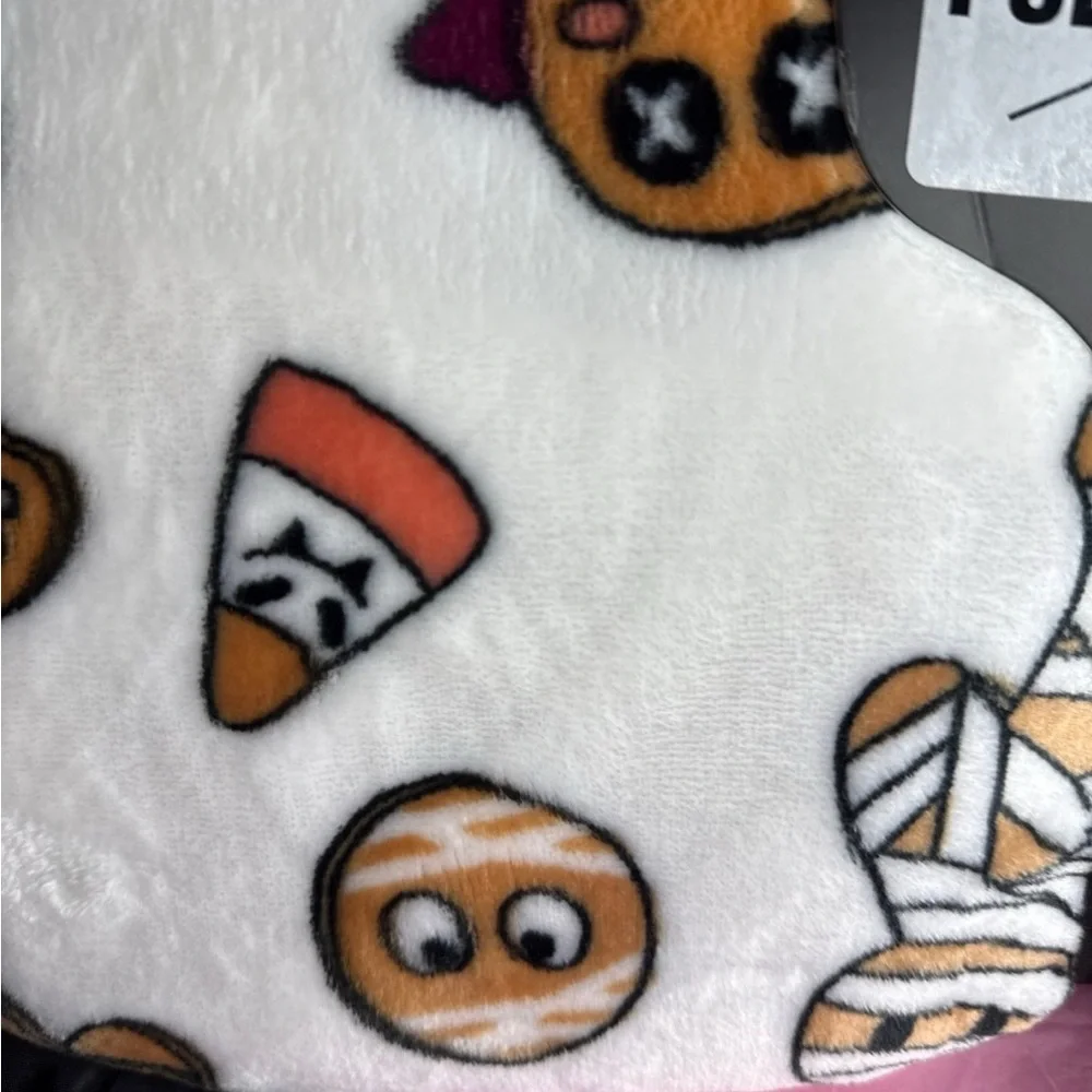 Viral Skeleton Gingerbread Man Blanket